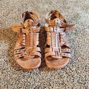 Bed|Stu Claire Sandals